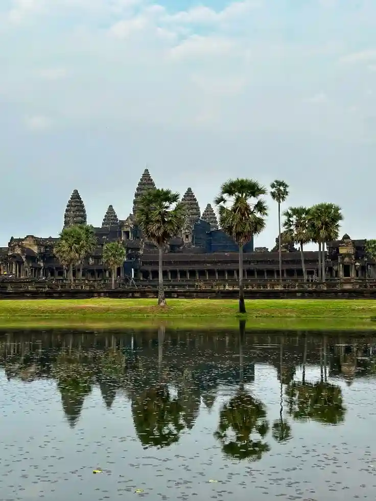 Angkor Archaeological Site – Phnom Penh – Casino Tour – 5Days