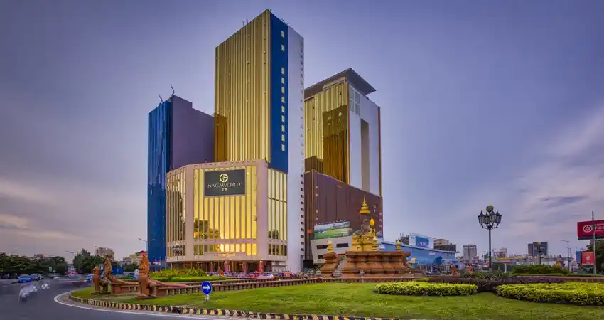 Ho Chi Minh – Lucky Ruby Casino – Phnom Penh – 4Days