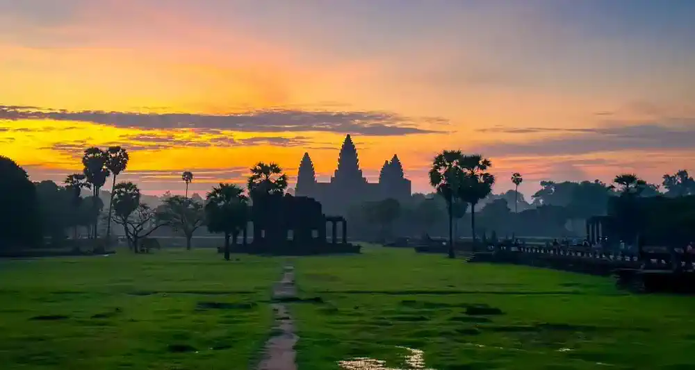 Angkor Archaeological Site – Phnom Penh – Casino Tour – 5 Days