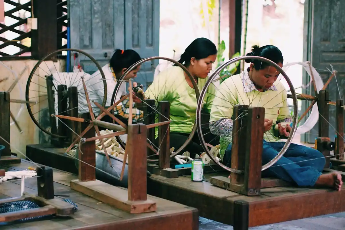 Siem Reap – Angkor Wat – Silk Farm – 4 Days
