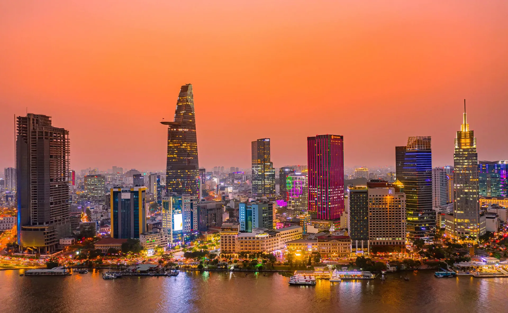 Ho Chi Minh – Lucky Ruby Casino – Phnom Penh – 4 Days